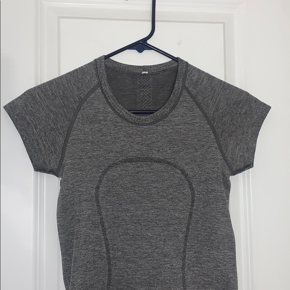 lululemon athletica Tops - Swiftly Tech Short Sleeve 2.0